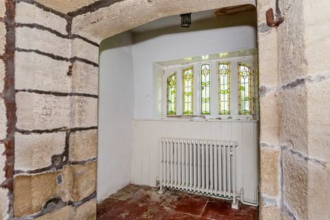 Brearley Hall, Carter Jonas, Interior, Vitral