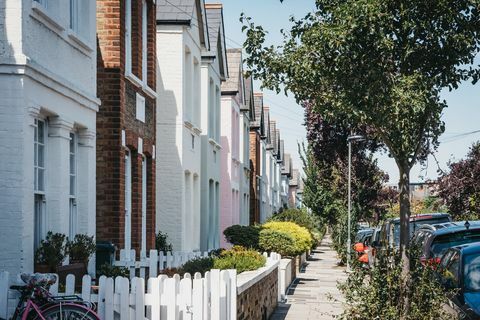 Casas pastel coloridas de Barnes, Londres, Reino Unido.