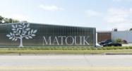 Empresa de roupa de cama Matouk está fazendo máscaras em sua fábrica em Massachusetts