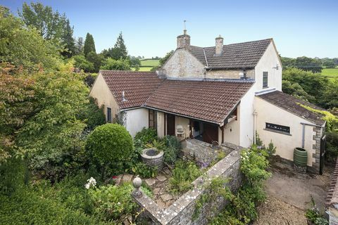 casa somerset com jardins gloriosos à venda