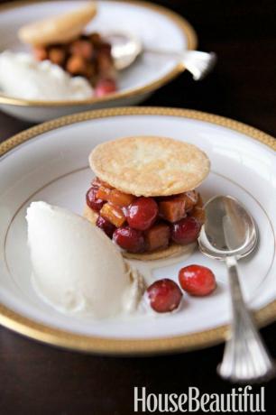 potpie de maçã e amora com batata doce