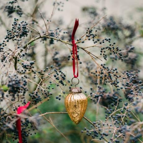 enfeites de natal para jardim bugiganga na árvore