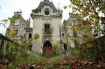 6.500 pessoas compram um castelo do século XIII em ruínas na França