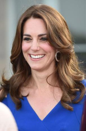 kate middleton vestido azul roland mouret