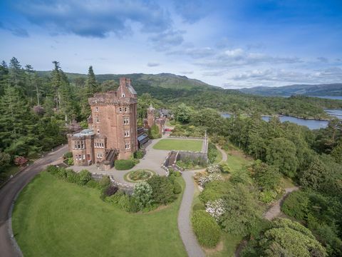 Castelo de Glenborrodale, Escócia à venda com duas ilhas