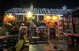 Um pub tradicional do país em Somerset foi transformado em uma casa de gengibre para o Natal