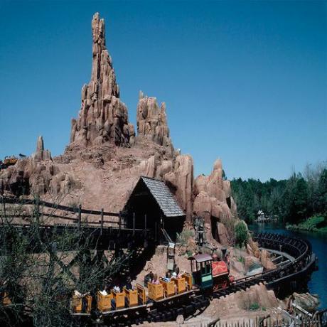 melhores fotos da disney disneyworld thunder mountain 1980