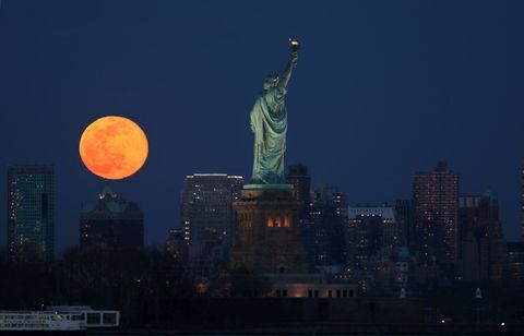 Super Worm Moon nasce em Nova York