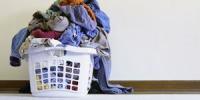 Mãe resolve mistério de meias perdidas após encontrar compartimento secreto para secar roupa