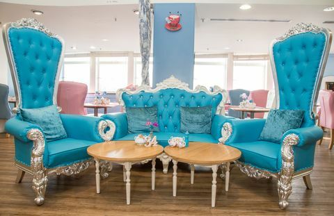 The Tea Terrace, House of Fraser, Londres, instala carruagem de Cinderela £ 16.000 com mesa de jantar
