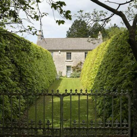 casa somerset com jardins gloriosos à venda