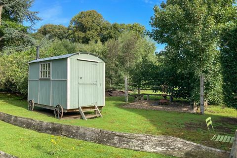 casa de campo com telhado de colmo à venda em Buntingford