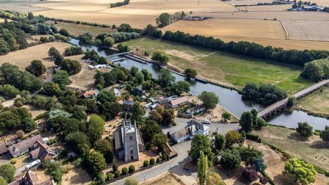 encantadora casa de palha à venda em bedfordshire