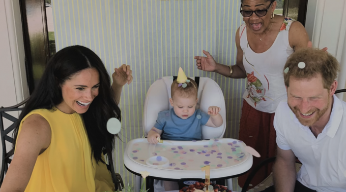 meghan markle e príncipe harry com seus filhos