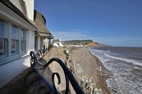 casa de campo costeira de palha para venda em devon