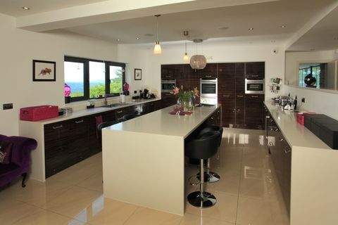 Kemeys Folly - Coed Y Caerau Lane - cozinha - Savills