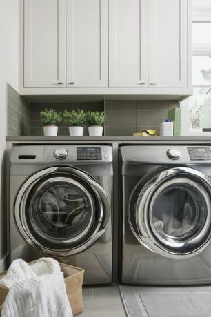 Máquina de lavar e secar roupa com eficiência energética