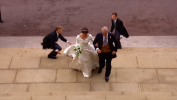 Vestido de casamento real da princesa Eugenie por Peter Pilotto é impressionante