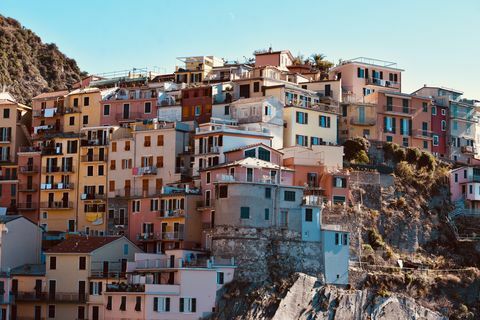 a idílica vila siciliana de salemi está leiloando casas