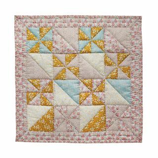 Unten Maa Liberty Baby Quilt