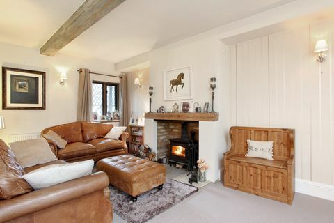 Tower Cottage - Surrey - sala de estar - Fine & Country