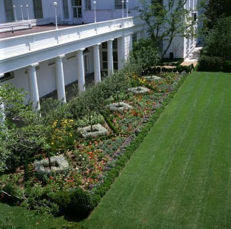 kn c22770 13 de julho de 1962 jardim rosa, vista, por favor, crédito “fotografias da casa branca de robert knudsen john f kennedy, biblioteca e museu presidencial, boston”