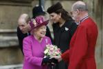 Por que a rainha Elizabeth sempre usa luvas