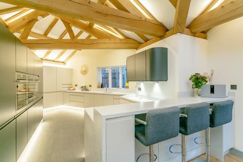 Linda casa com cinco quartos à venda em Warwickshire