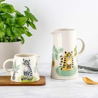 Jarro artesanal de cerâmica para gatos