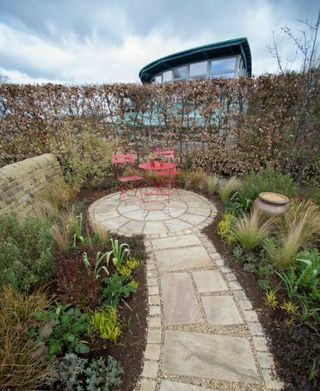 O primeiro jardim permanente da Hedgehog Street no Reino Unido foi inaugurado em RHS Harlow Carr, North Yorkshire.