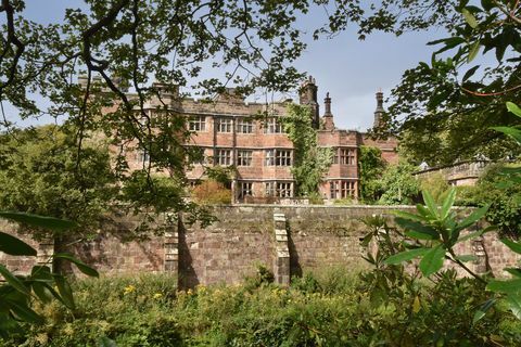 castelo histórico está à venda em Stoke on Trent