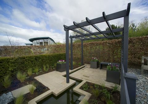 O primeiro jardim permanente da Hedgehog Street no Reino Unido foi inaugurado em RHS Harlow Carr, North Yorkshire