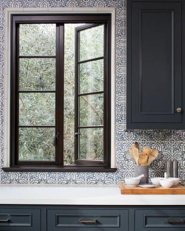 cozinha com azulejos coloridos