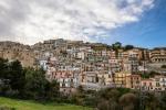 Cammarata, Sicília, está oferecendo casas gratuitas para novos residentes