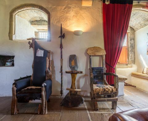 agora você pode alugar o castelo de ayrshire durante o dia das bruxas por meio de uma viagem instantânea