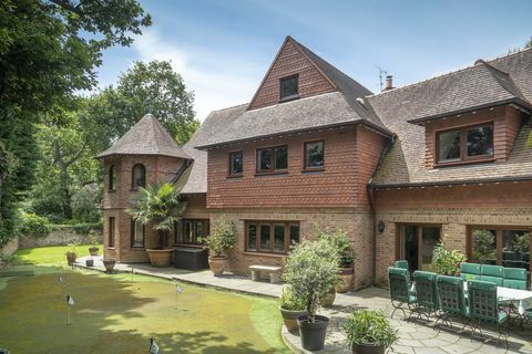 casa de campo única à venda em kingston upon thames