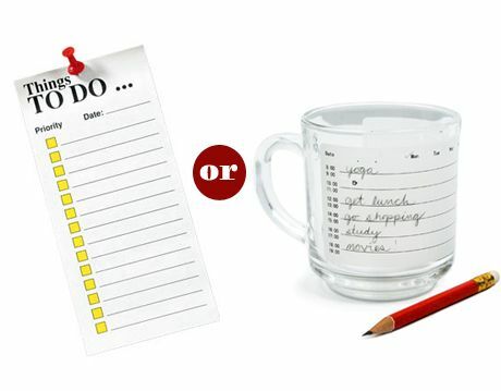 fazer lista e caneca com escrita e lápis