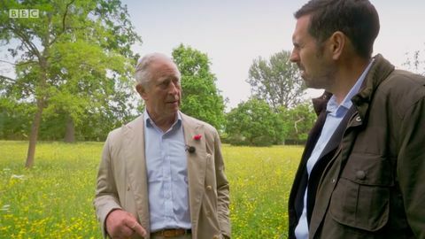 Adam Frost encontra o príncipe Charles para falar sobre a questão da biossegurança - mundo dos jardineiros da BBC
