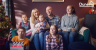 Assista: Dunelm Christmas Advert 2019 apresenta família da vida real