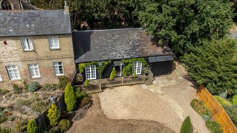 encantadora casa de palha à venda em bedfordshire