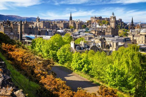 Vista sobre o histórico Edimburgo de Calton Hill, Escócia, Reino Unido