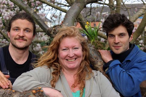 Garden Rescue - série dois - Charlie Dimmock, David Rich, Harry Rich - os irmãos Rich