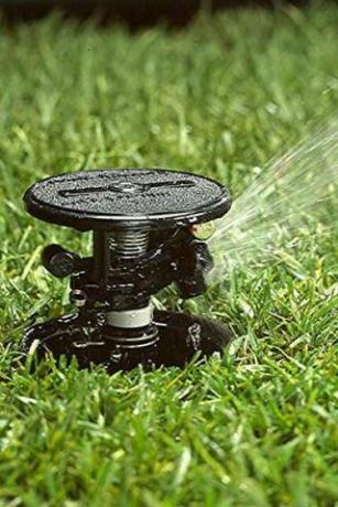 Sprinkler In-Ground com Mangueira Conectada