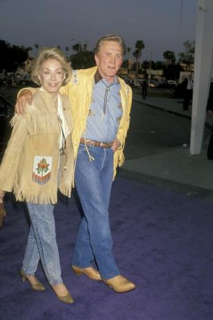 Kirk Douglas e Anne Buydens em 1990