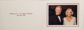 A família real sorri no novo retrato de família para o seu cartão de Natal anual