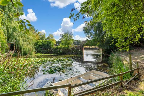 encantadora casa de palha à venda em bedfordshire