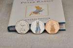 A moeda 50p de Peter Rabbit é lançada pela Casa da Moeda Real