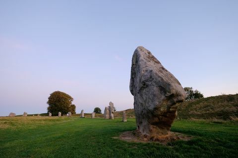 pedras em pé de avebury, wiltshire, inglaterra