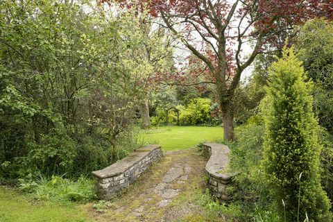 casa somerset com jardins gloriosos à venda